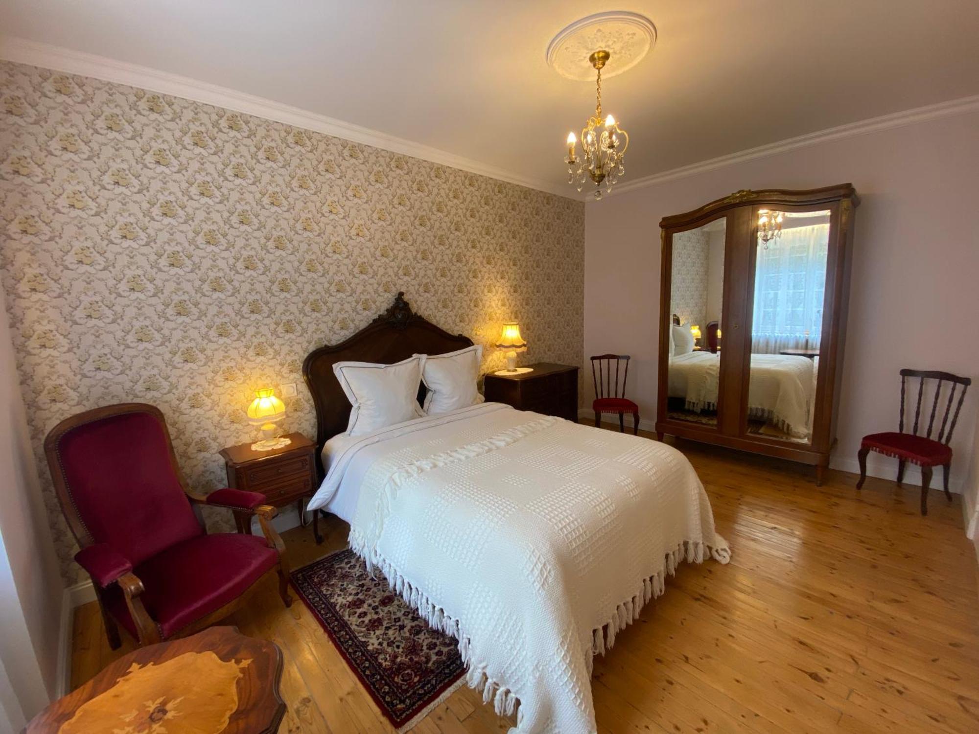 Logis Veles Bed & Breakfast Aubin  Exterior photo