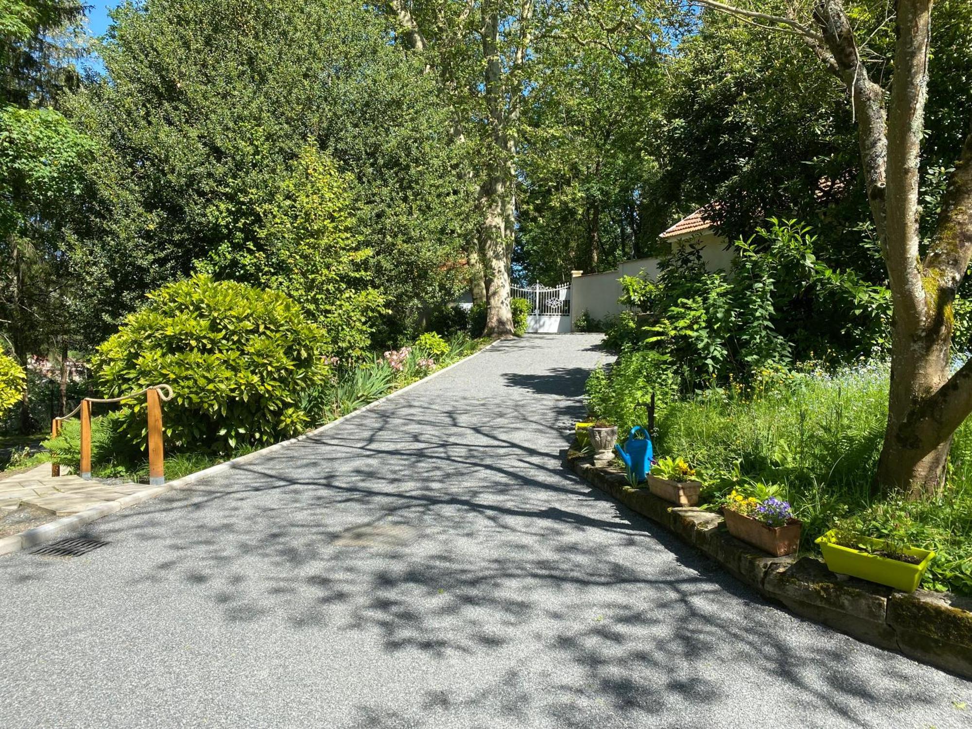 Logis Veles Bed & Breakfast Aubin  Exterior photo