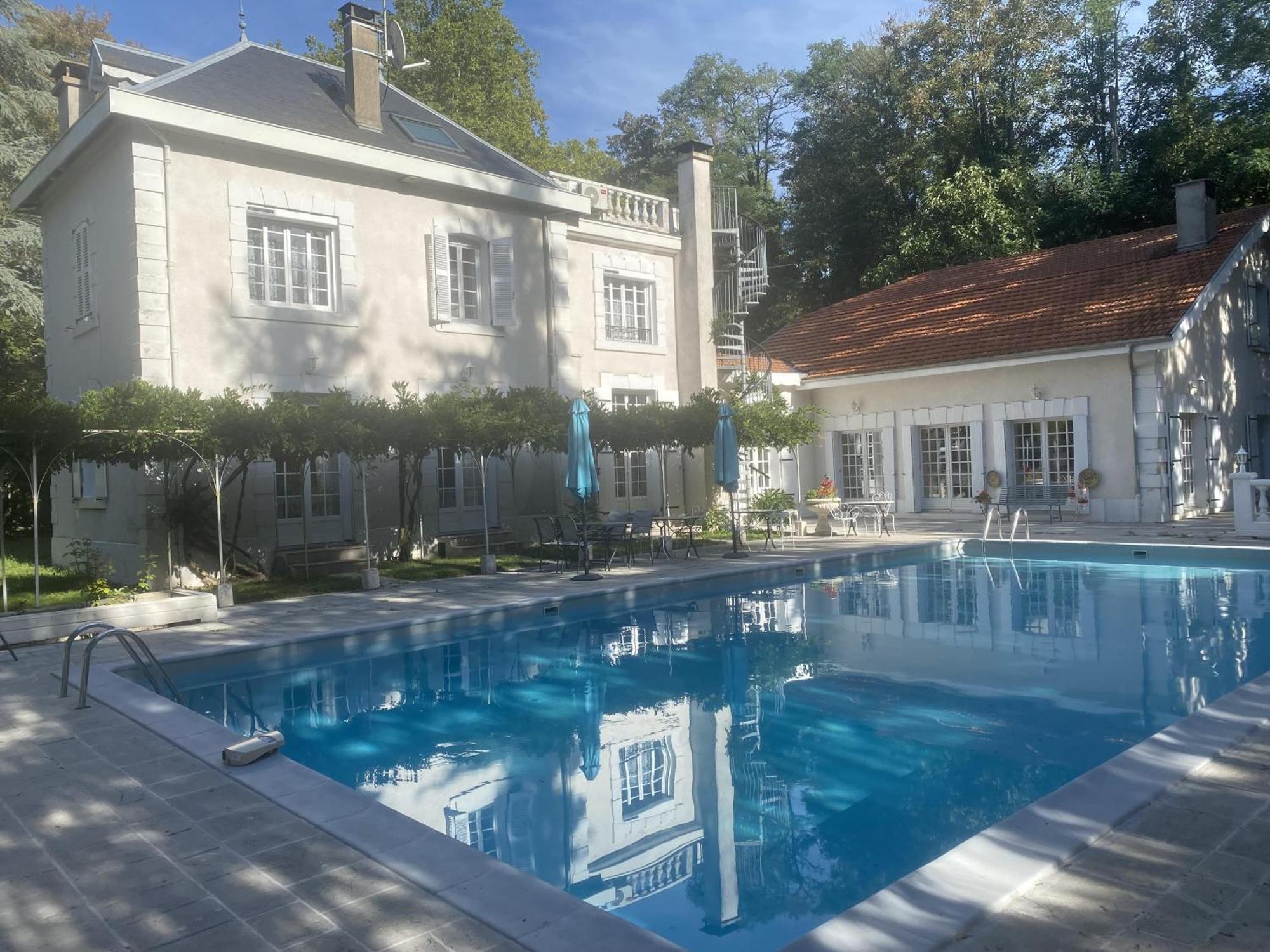 Logis Veles Bed & Breakfast Aubin  Exterior photo